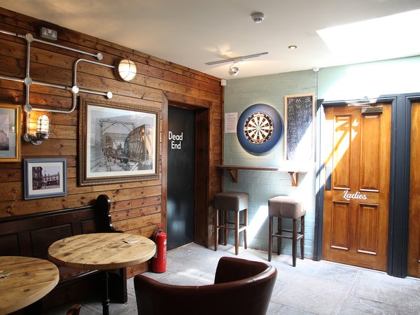 Black Horse Foxon St - Internal Seating Area 01- June 2015.JPG